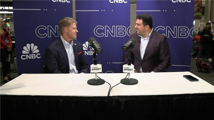 CNBC Sport: Kansas City Chiefs boss Clark Hunt on private equity and Taylor Swift's impact