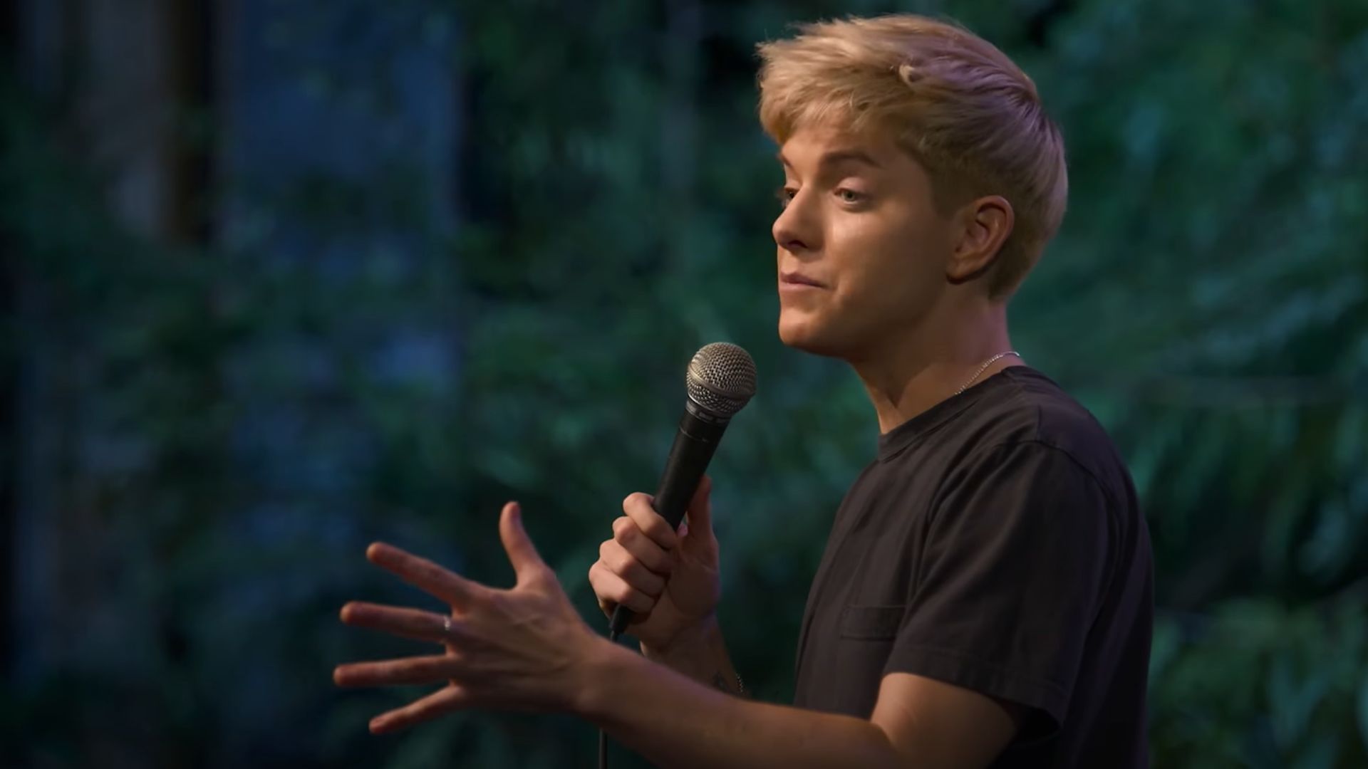 Martin on stage (Image via YouTube/Netflix is a Joke)
