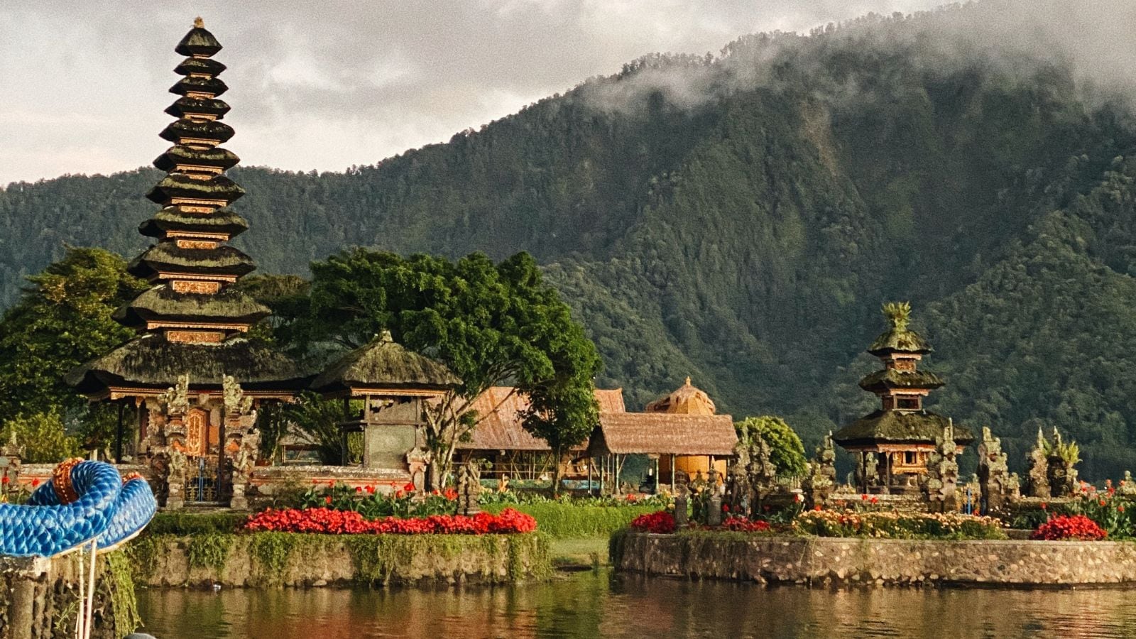 Top 8 Budget-Friendly Honeymoon Destinations Abroad For Indian Newlyweds Top 8 Budget-Friendly Honeymoon Destinations Abroad For Indian Newlyweds